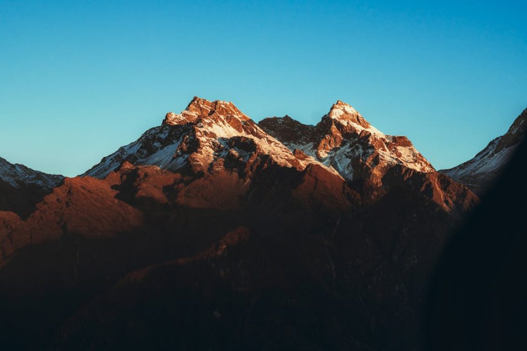 Randonneurs en Himalaya lors de la saison optimale d'automne
