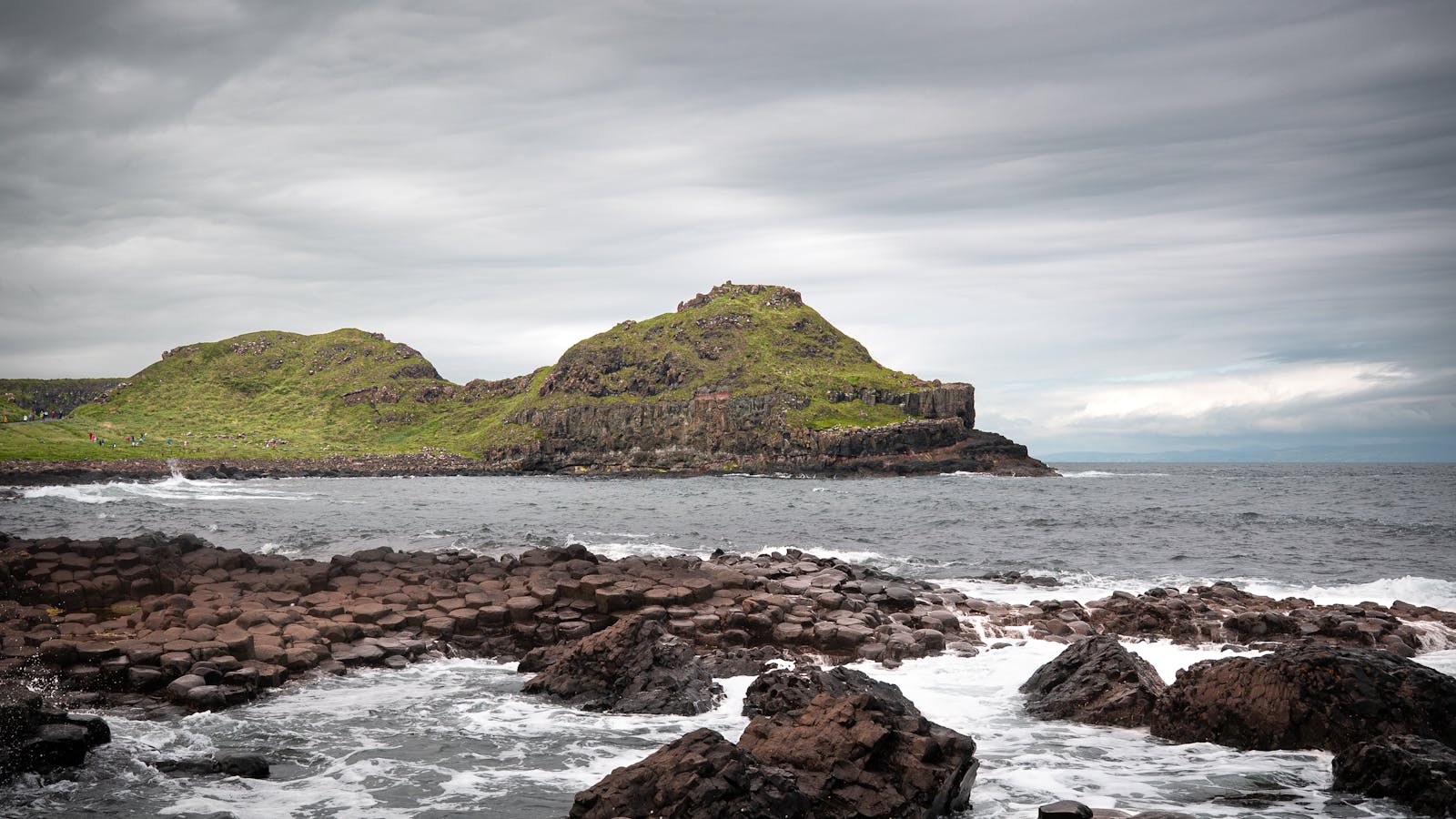 La Chaussée des Géants en Irlande du Nord, formations basaltiques légendaires