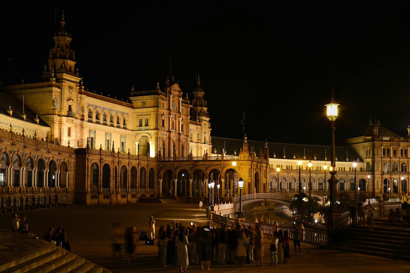 Plaza de España de nuit, Séville, Espagne